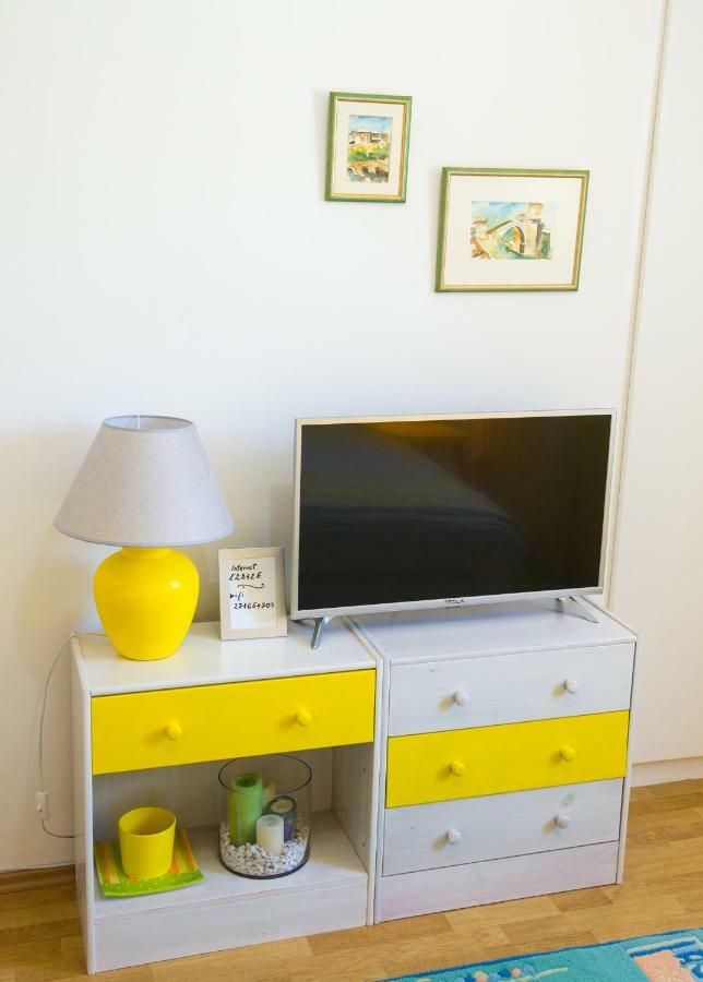 Yellow Lily Mostar Apartman Bagian luar foto